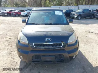 2010 Kia Soul ! with VIN KNDJT2A26A7187048, listed as a IAAI auction lot 41827635 with 182,647 mi miles. Bid and sale history available at carsss.com. Image 6.