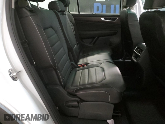2024 Volkswagen Atlas SEL with VIN 1V2BR2CA1RC516585, listed as a Copart auction lot 44335095 with 17,611 mi miles and Clean title. Bid and sale history available at DreamBid. Image 11.