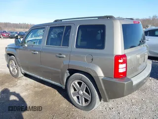 2008 Jeep Patriot Sport with VIN 1J8FF28W68D597262, listed as a IAAI auction lot 41835386 with 120,266 mi miles. Bid and sale history available at carsss.com. Image 3.