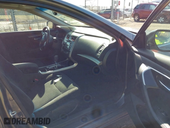 2014 Nissan Altima SV with VIN 1N4AL3AP2EC271064, listed as a IAAI auction lot 41931786 with 126,346 mi miles and . Bid and sale history available at DreamBid. Image 5.