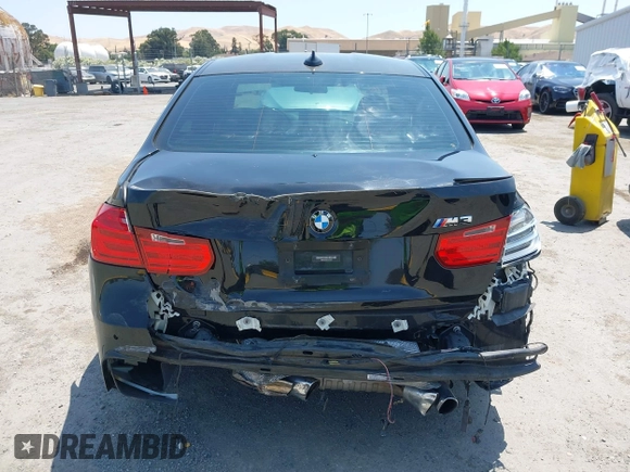 2015 BMW M3 с VIN WBS3C9C59FP804029, выставлен на аукционе IAAI как лот 42438618 с пробегом 109 817 миль миль и . История ставок и продаж доступна на DreamBid. Изображение 16.
