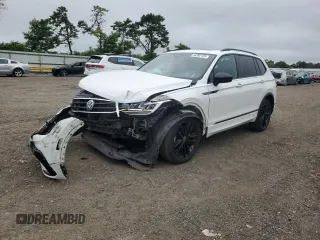 2022 Volkswagen Tiguan SE R-Line Black z VIN 3VV8B7AX5NM057821, wystawiony jako Copart lot #64382135 z przebiegiem 43 321 mil mil oraz Szkoda całkowita • Salvage title. Historia ofert i sprzedaży dostępna na DreamBid. Obrazek 1.