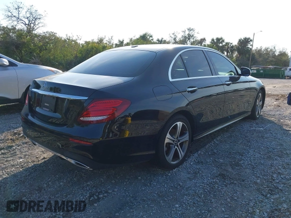 2020 Mercedes-Benz E 350 z VIN WDDZF8DBXLA708289, wystawiony jako IAAI lot #41486627 z przebiegiem Nie podano mil oraz . Historia ofert i sprzedaży dostępna na DreamBid. Obrazek 4.