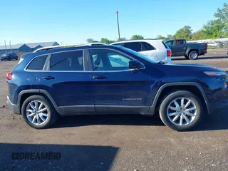 2016 Jeep Cherokee Limited z VIN 1C4PJMDB6GW199173, wystawiony jako IAAI lot #42336095 z przebiegiem 104 836 mil mil oraz . Historia ofert i sprzedaży dostępna na DreamBid. Obrazek 13.