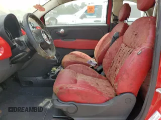 2017 FIAT 500 Lounge z VIN 3C3CFFCR4HT654365, wystawiony jako Copart lot #55975135 z przebiegiem Nie podano mil oraz Szkody całkowita. Historia ofert i sprzedaży dostępna na DreamBid. Obrazek 7.