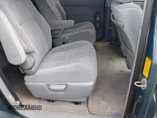 2000 Toyota Sienna LE z VIN 4T3ZF13C2YU215548, wystawiony jako IAAI lot #42417282 z przebiegiem 182 039 mil mil oraz . Historia ofert i sprzedaży dostępna na DreamBid. Obrazek 8.