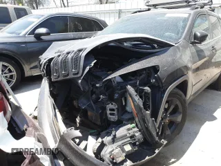 2018 Jeep Cherokee Latitude with VIN 1C4PJLCB9JD595676, listed as a Copart auction lot 54089255 with 103,033 mi miles and Salvage title. Bid and sale history available at DreamBid. Image 5.