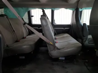 2020 GMC Savana z VIN 1GJZ7PFG2L1162669, wystawiony jako Copart lot #53138554 z przebiegiem 203 517 mil mil oraz Szkoda całkowita • Salvage title. Historia ofert i sprzedaży dostępna na DreamBid. Obrazek 11.