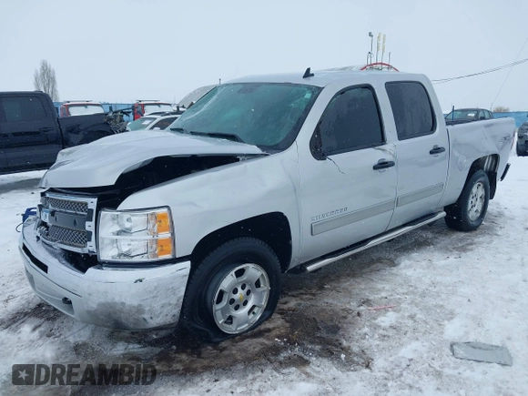 2013 Chevrolet Silverado 1500 LT with VIN 3GCPKSE72DG164006, listed as a IAAI auction lot 41483800 with 126,105 mi miles. Bid and sale history available at carsss.com. Image 2.