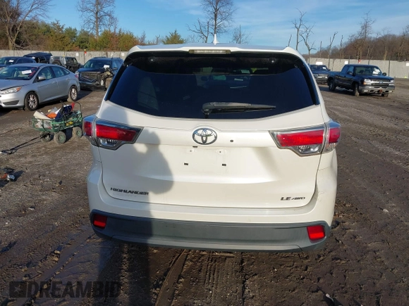 2014 Toyota Highlander LE z VIN 5TDBKRFHXES059727, wystawiony jako IAAI lot #41126330 z przebiegiem 138 166 mil mil oraz . Historia ofert i sprzedaży dostępna na DreamBid. Obrazek 16.