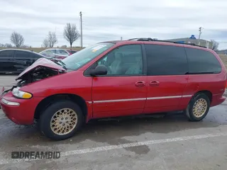 1998 Chrysler Town & Country LXi with VIN 1C4GP64L8WB589426, listed as a IAAI auction lot 41535344 with 132,466 mi miles. Bid and sale history available at carsss.com. Image 14.
