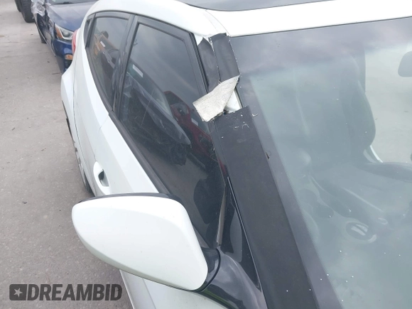 2013 Hyundai Veloster w/Black Int с VIN KMHTC6AD5DU166601, выставлен на аукционе IAAI как лот 42182995 с пробегом 143 106 миль миль и . История ставок и продаж доступна на DreamBid. Изображение 6.