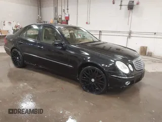 2007 Mercedes-Benz E-Class 3.5L with VIN WDBUF87XX7X214060, listed as a IAAI auction lot 41199590 with 136,011 mi miles. Bid and sale history available at carsss.com. Image 1.