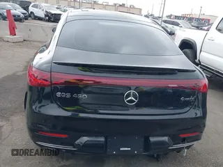 2024 Mercedes-Benz EQS 450 z VIN W1KCG2EB5RA046256, wystawiony jako IAAI lot #41203235 z przebiegiem 5 332 mil mil oraz . Historia ofert i sprzedaży dostępna na DreamBid. Obrazek 17.