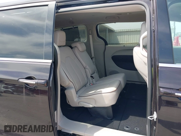 2017 Chrysler Pacifica Limited with VIN 2C4RC1GG8HR583927, listed as a IAAI auction lot 42062739 with 159,234 mi miles and . Bid and sale history available at DreamBid. Image 8.