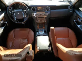 2016 Land Rover LR4 HSE Lux z VIN SALAK2V64GA828945, wystawiony jako Copart lot #84740554 z przebiegiem 108 135 mil mil oraz Szkoda całkowita • Salvage title. Historia ofert i sprzedaży dostępna na DreamBid. Obrazek 8.
