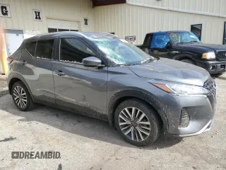 2024 Nissan Kicks SV z VIN 3N1CP5CV2RL486939, wystawiony jako Copart lot #50203245 z przebiegiem 23 608 mil mil oraz Nie do naprawy • Non repairable. Historia ofert i sprzedaży dostępna na DreamBid. Obrazek 4.
