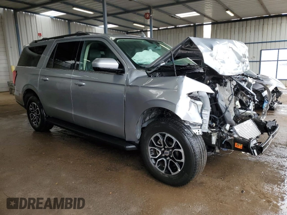 2024 Ford Expedition Max XLT z VIN 1FMJK1J81REA33335, wystawiony jako Copart lot #47927915 z przebiegiem 17 743 mil mil oraz Szkoda całkowita • Salvage title. Historia ofert i sprzedaży dostępna na DreamBid. Obrazek 4.