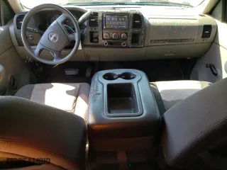 2007 GMC Sierra 1500 SLE1 with VIN 2GTEC19C471574261, listed as a Copart auction lot 77974174 with 197,683 mi miles and Salvage Title. Bid and sale history available at carsss.com. Image 8.