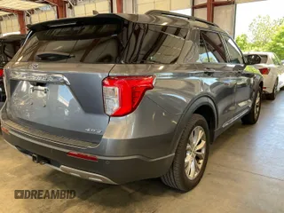 2021 Ford Explorer XLT with VIN 1FMSK8DH8MGB35687, listed as a IAAI auction lot 42201434 with 133,979 mi miles. Bid and sale history available at carsss.com. Image 18.