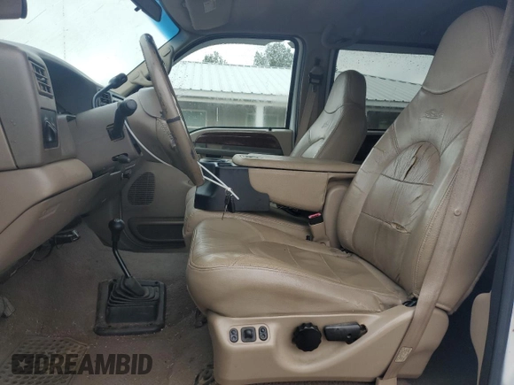 2000 Ford F-250 XL with VIN 1FTNW21F3YEC28124, listed as a Copart auction lot 55389625 with 378,509 mi miles and Clean title. Bid and sale history available at DreamBid. Image 7.