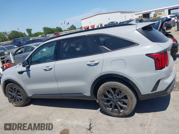 2022 Kia Sorento SX z VIN 5XYRK4LFXNG120480, wystawiony jako IAAI lot #41992301 z przebiegiem 33 551 mil mil oraz . Historia ofert i sprzedaży dostępna na DreamBid. Obrazek 14.