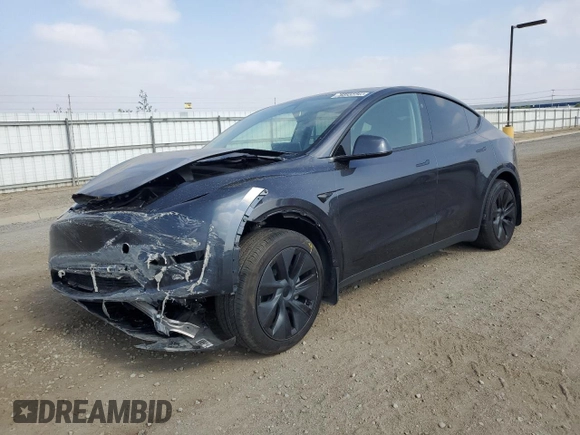 2024 Tesla Model Y z VIN 7SAYGDED4RF126610, wystawiony jako Copart lot #61455825 z przebiegiem 19 049 mil mil oraz Czysty tytuł • Clean title. Historia ofert i sprzedaży dostępna na DreamBid. Obrazek 1.