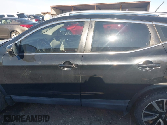 2017 Nissan Rogue SL z VIN JN1BJ1CR5HW101326, wystawiony jako IAAI lot #42198432 z przebiegiem 92 227 mil mil oraz . Historia ofert i sprzedaży dostępna na DreamBid. Obrazek 15.