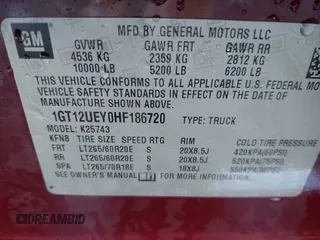 2017 GMC Sierra 2500HD Denali z VIN 1GT12UEY0HF186720, wystawiony jako IAAI lot #41580466 z przebiegiem Nie podano mil oraz . Historia ofert i sprzedaży dostępna na DreamBid. Obrazek 9.