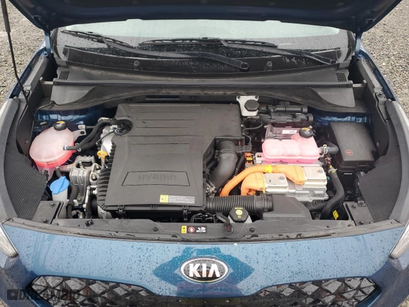 2021 Kia Niro LX with VIN KNDCB3LCXM5481396, listed as a Copart auction lot 84908944 with 9,086 mi miles and Salvage Title. Bid and sale history available at carsss.com. Image 12.