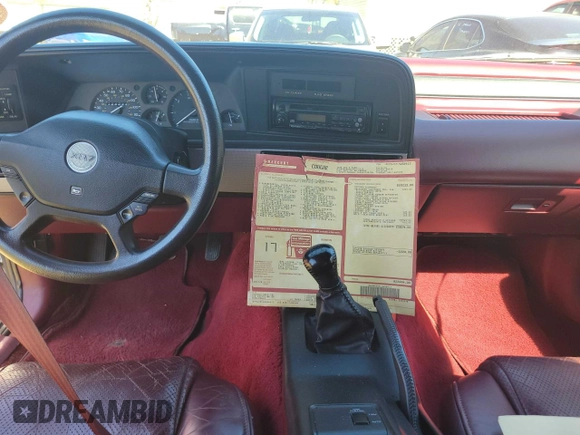 1990 Mercury Cougar z VIN 1MEPM62RSLH656412, wystawiony jako Copart lot #47771735 z przebiegiem 14 277 mil mil oraz Czysty tytuł • Clean title. Historia ofert i sprzedaży dostępna na DreamBid. Obrazek 9.
