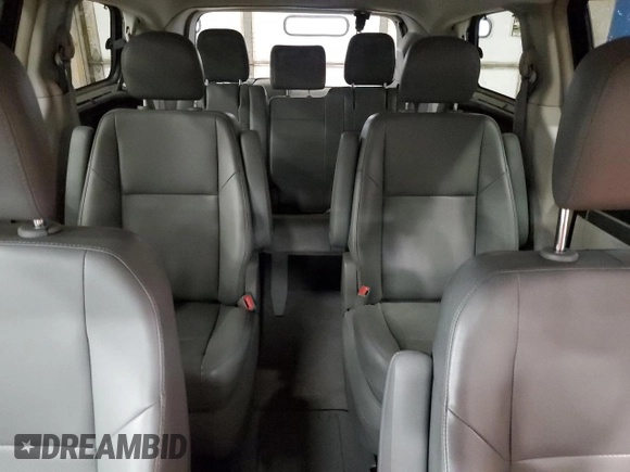2014 Volkswagen Routan SE with VIN 2C4RVABG5ER135352, listed as a Copart auction lot 51677515 with 136,833 mi miles and Clean title. Bid and sale history available at DreamBid. Image 10.