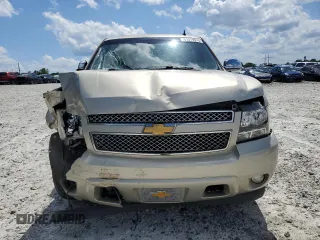 2013 Chevrolet Suburban LT z VIN 1GNSCJE06DR290395, wystawiony jako Copart lot #61279575 z przebiegiem 250 302 mil mil oraz Szkoda całkowita • Salvage title. Historia ofert i sprzedaży dostępna na DreamBid. Obrazek 5.