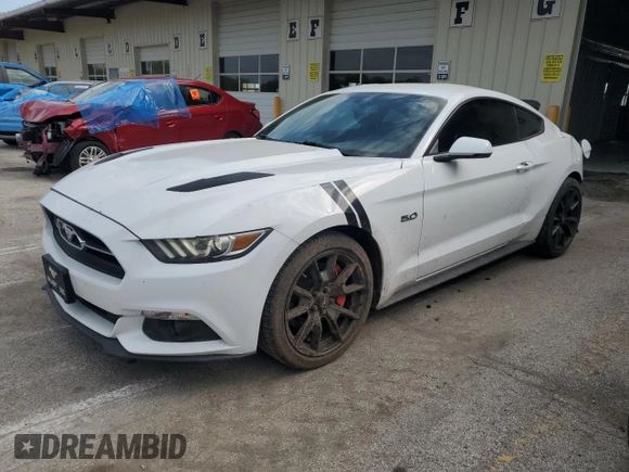 2015 Ford Mustang GT z VIN 1FA6P8CF0F5404972, wystawiony jako Copart lot #55903375 z przebiegiem 39 414 mil mil oraz Szkody całkowita. Historia ofert i sprzedaży dostępna na DreamBid. Obrazek 1.
