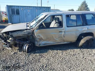 1992 Nissan Pathfinder LE with VIN JN8HD17Y4NW014548, listed as a IAAI auction lot 41461969 with 245,282 mi miles. Bid and sale history available at carsss.com. Image 6.