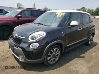 2015 FIAT 500L Urbana Trekking with VIN ZFBCFADH6FZ033626, listed as a Copart auction lot 61043745 with Not provided miles and Clean title. Bid and sale history available at DreamBid. Image 1.