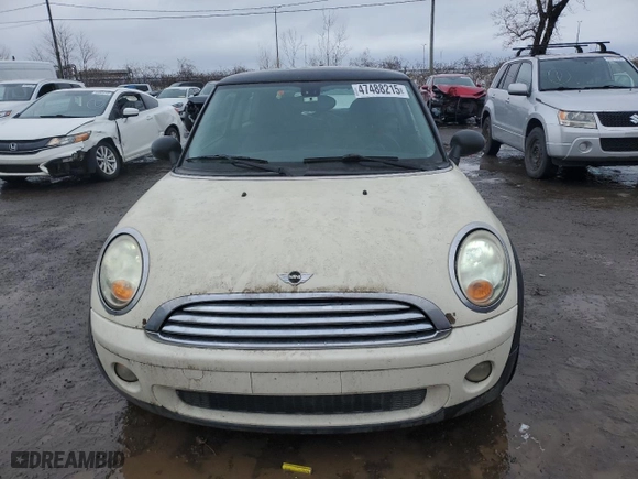 2009 MINI Cooper Hardtop with VIN WMWMF33599TU75504, listed as a Copart auction lot 47488215 with 275,606 mi miles and Salvage Title. Bid and sale history available at carsss.com. Image 5.