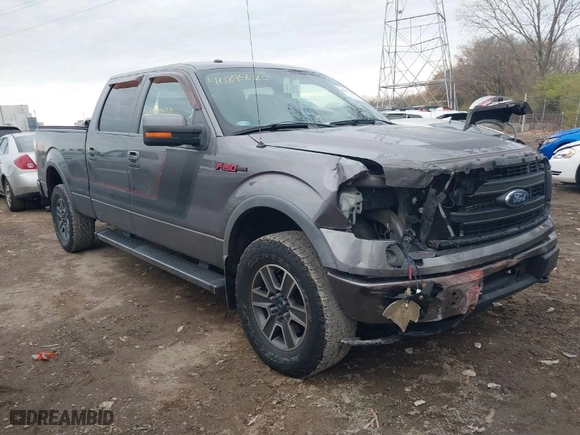 2014 Ford F-150 XL with VIN 1FTFW1EF1EKD16823, listed as a IAAI auction lot 40895020 with 133,901 mi miles. Bid and sale history available at carsss.com. Image 1.