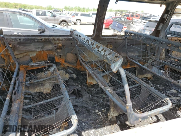2007 Ford Econoline Passenger XL z VIN 1FBSS31L37DB12683, wystawiony jako Copart lot #54871275 z przebiegiem Nie podano mil oraz Nie do naprawy • Non repairable. Historia ofert i sprzedaży dostępna na DreamBid. Obrazek 11.