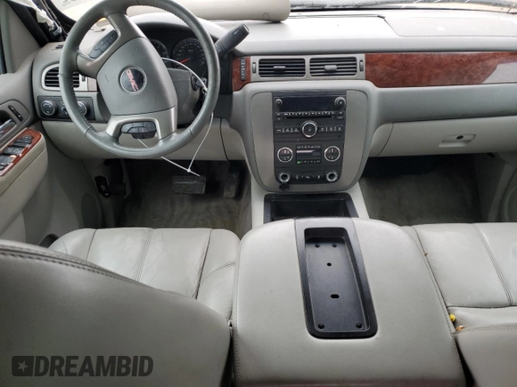 2014 GMC Yukon XL SLT with VIN 1GKS2KE70ER219973, listed as a Copart auction lot 44029385 with 0 mi miles and Salvage Title. Bid and sale history available at carsss.com. Image 8.