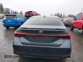 2021 Toyota Avalon Hybrid XSE z VIN 4T1EA1AB9MU007905, wystawiony jako IAAI lot #40501204 z przebiegiem 86 869 mil mil oraz . Historia ofert i sprzedaży dostępna na DreamBid. Obrazek 16.