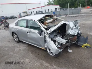 2014 Volkswagen Passat S z VIN 1VWAT7A38EC032808, wystawiony jako IAAI lot #42318359 z przebiegiem Nie podano mil oraz . Historia ofert i sprzedaży dostępna na DreamBid. Obrazek 1.