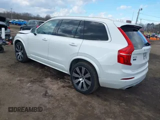 2020 Volvo XC90 Momentum with VIN YV4102PK8L1552784, listed as a IAAI auction lot 41416039 with 53,302 mi miles. Bid and sale history available at carsss.com. Image 3.