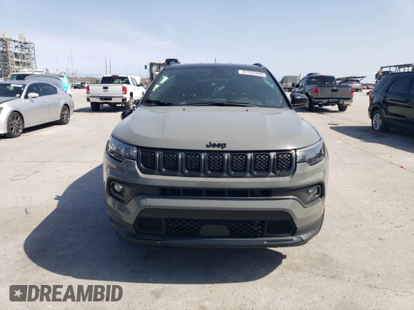 2023 Jeep Compass Altitude z VIN 3C4NJDBN2PT556911, wystawiony jako Copart lot #47703495 z przebiegiem 36 092 mil mil oraz Szkoda całkowita • Salvage title. Historia ofert i sprzedaży dostępna na DreamBid. Obrazek 5.