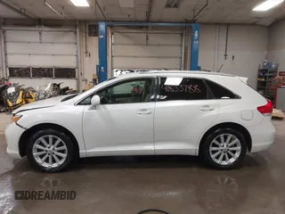 2010 Toyota Venza with VIN 4T3ZA3BB2AU021658, listed as a IAAI auction lot 41833788 with 180,832 mi miles. Bid and sale history available at carsss.com. Image 14.