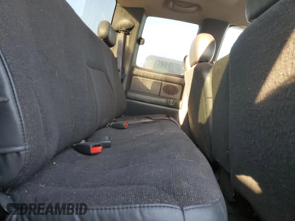 2000 Chevrolet Silverado 1500 with VIN 2GCEC19WXY1113447, listed as a Copart auction lot 77107304 with 242,406 mi miles and Salvage Title. Bid and sale history available at DreamBid. Image 10.
