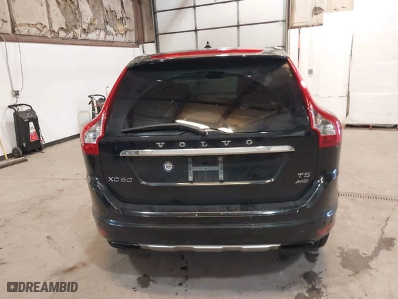 2015 Volvo XC60 T5 with VIN YV4612RK1F2726807, listed as a IAAI auction lot 41639436 with 186,513 mi miles. Bid and sale history available at carsss.com. Image 17.