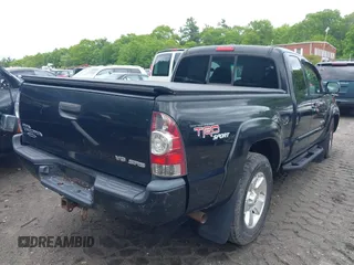 2009 Toyota Tacoma z VIN 5TEUU42N29Z595971, wystawiony jako IAAI lot #42341508 z przebiegiem 146 814 mil mil oraz . Historia ofert i sprzedaży dostępna na DreamBid. Obrazek 4.