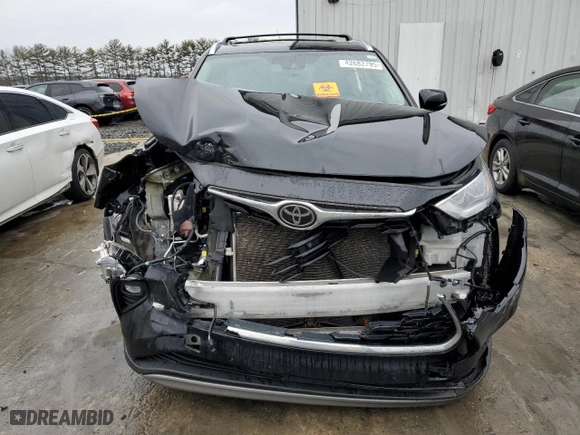 2022 Toyota Highlander Platinum with VIN 5TDFZRBH8NS247942, listed as a Copart auction lot 42682795 with 0 mi miles and Salvage Title. Bid and sale history available at carsss.com. Image 5.