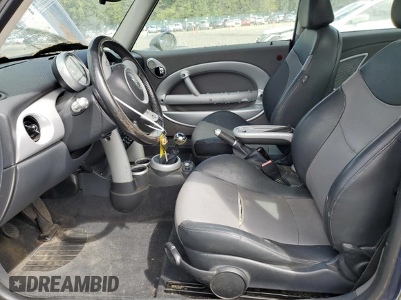 2006 MINI Hardtop с VIN WMWRC33586TK70945, выставлен на аукционе Copart как лот 57802225 с пробегом 131 581 миль миль и Чистый • Clean title. История ставок и продаж доступна на DreamBid. Изображение 7.